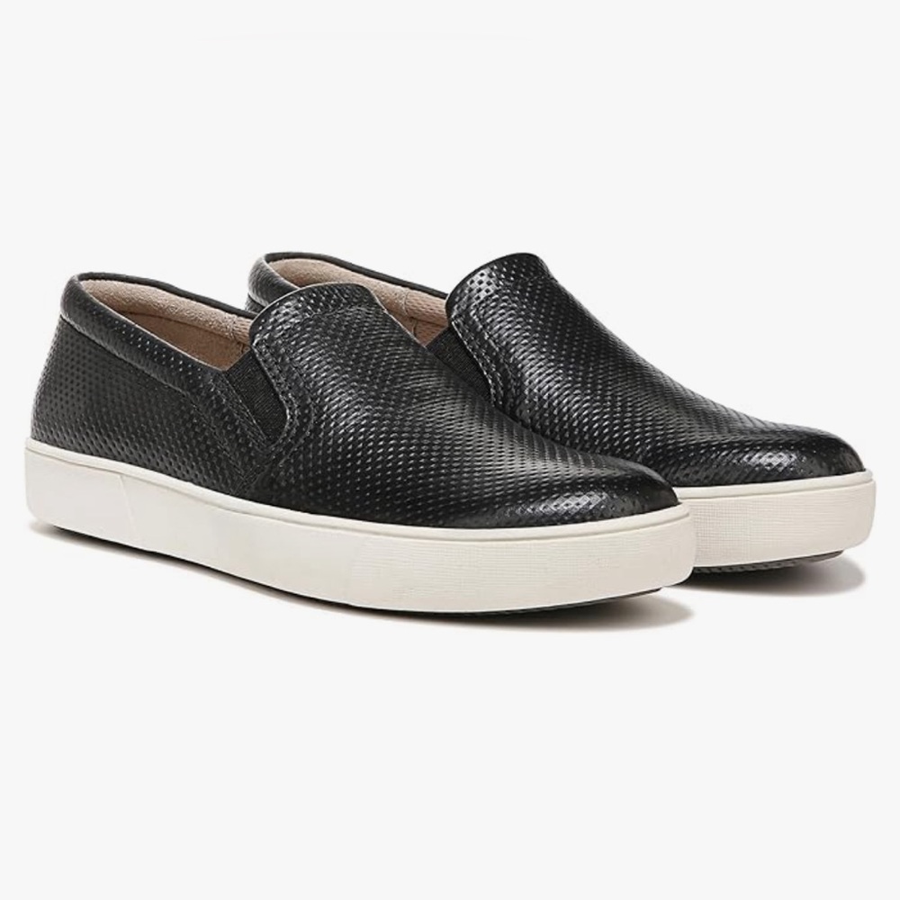Naturalizer Women’s shoe size 7 Wide - Marianne slip on sneaker
